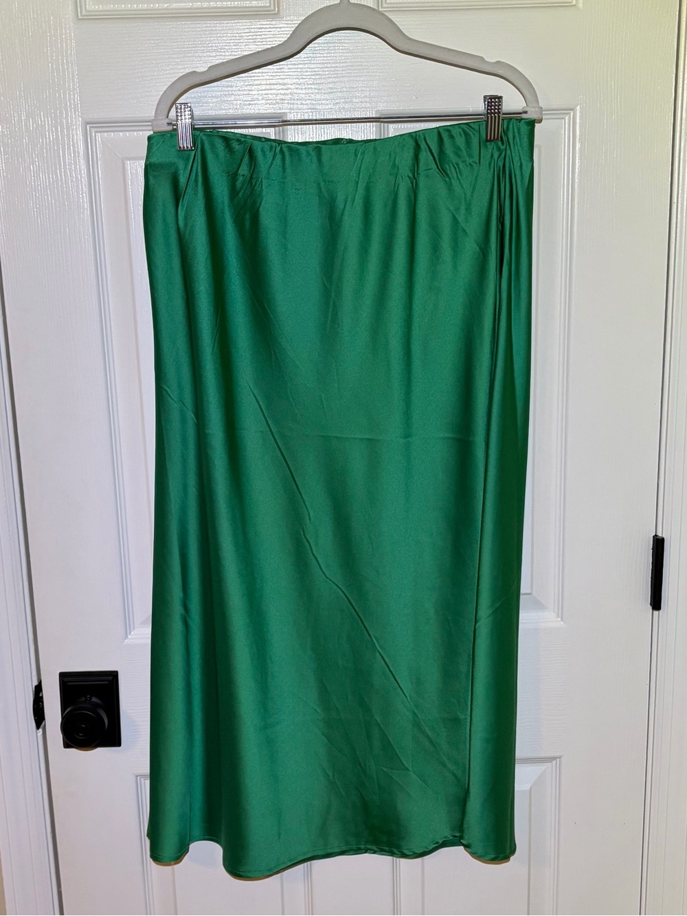 NWOT Emerald Green Satiny Midi Skirt -size XL/XXL/1X
